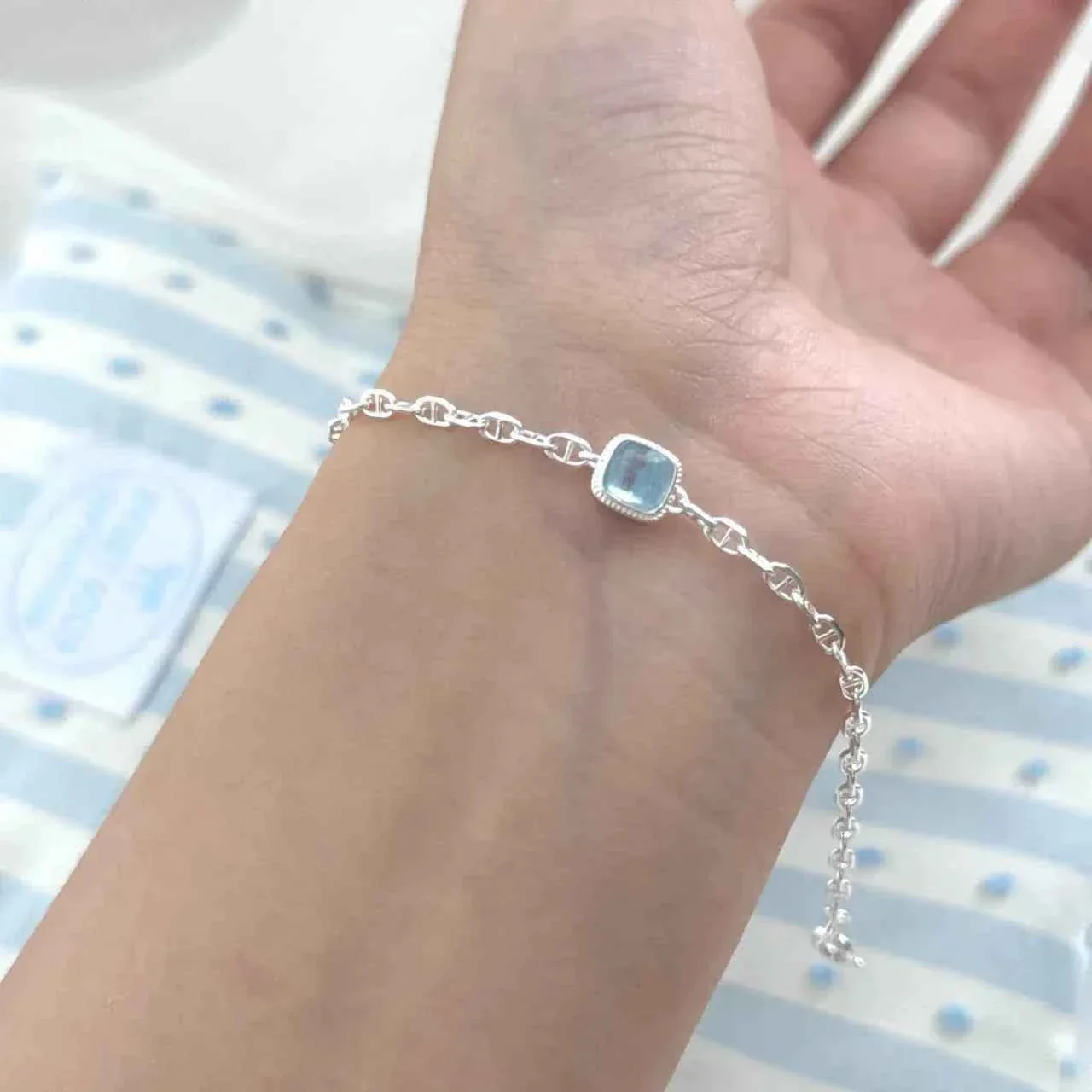 "Aqua Cube Piggy" 925 Sterling Silver Aquamarine & Pig-Nose Chain Bracelet – Minimalist Ocean Chic - Image 2