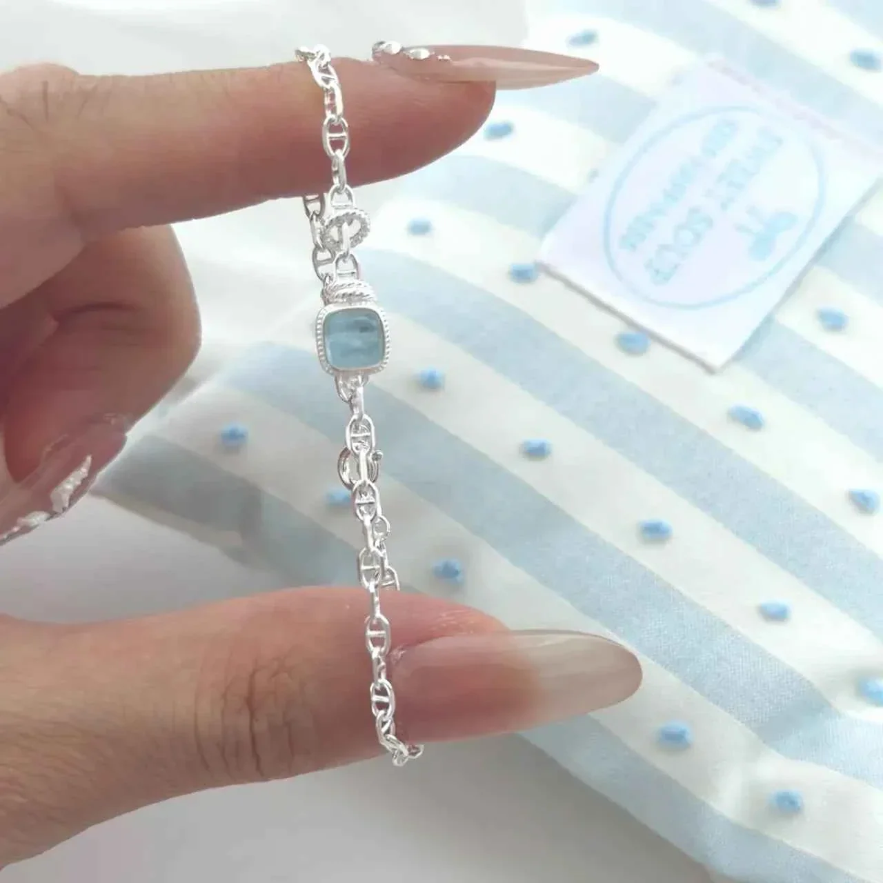 "Aqua Cube Piggy" 925 Sterling Silver Aquamarine & Pig-Nose Chain Bracelet – Minimalist Ocean Chic - Image 4