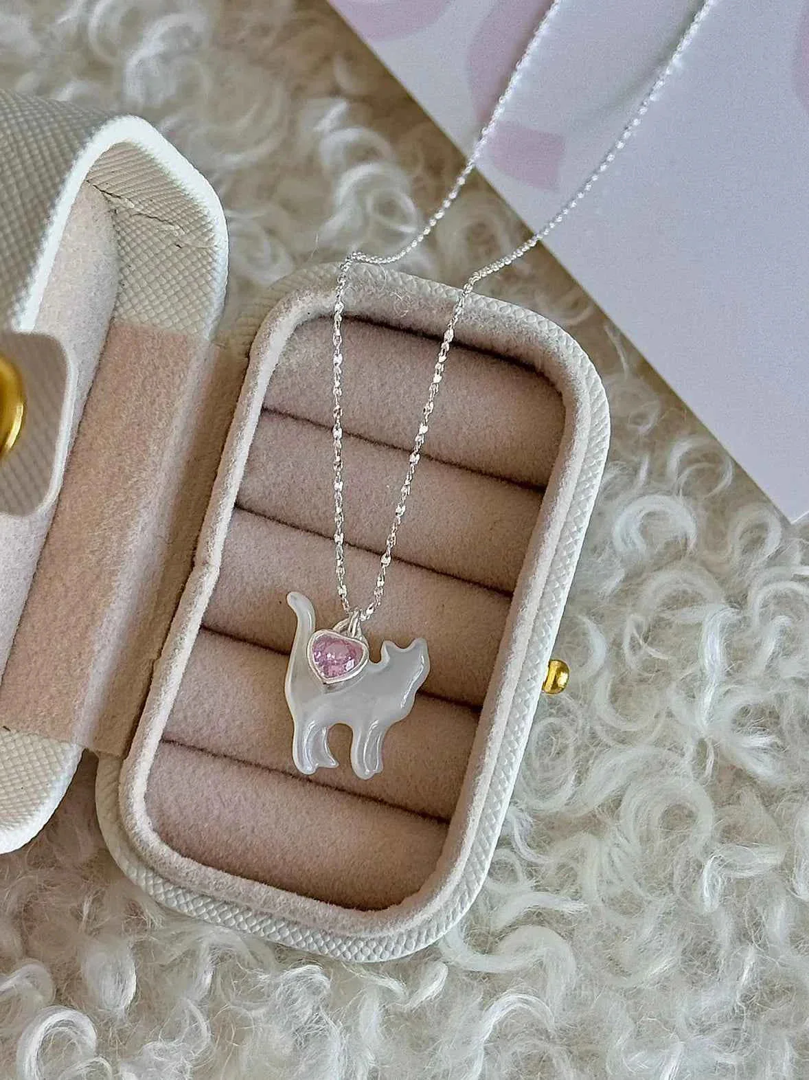 "Be Your Meow" 925 Sterling Silver Pink Heart Zircon and White Mother-of-Pearl Cat Necklace - Delicate and Elegant - Image 3