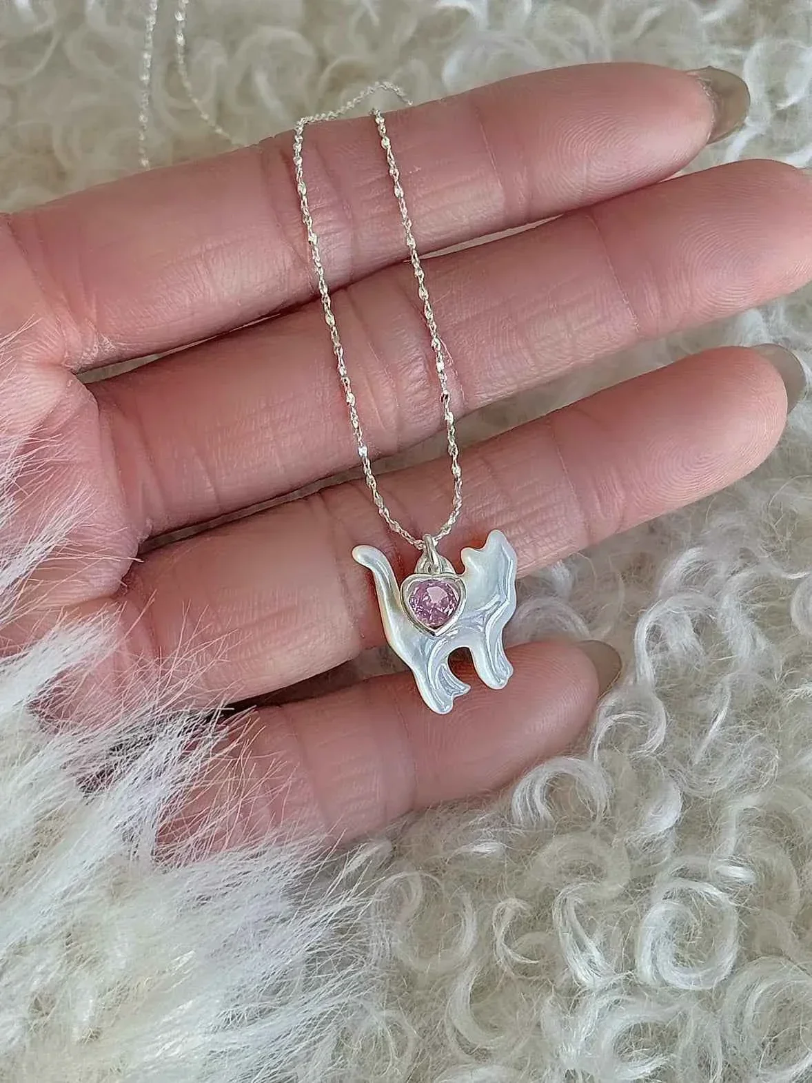 "Be Your Meow" 925 Sterling Silver Pink Heart Zircon and White Mother-of-Pearl Cat Necklace - Delicate and Elegant - Image 5