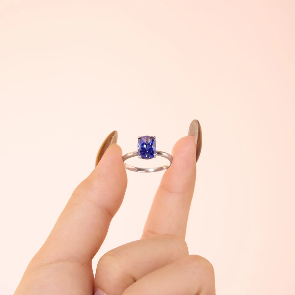 “Bleu Minuit” 925 Sterling Silver Blue Cushion-Cut Solitaire Ring - Image 4