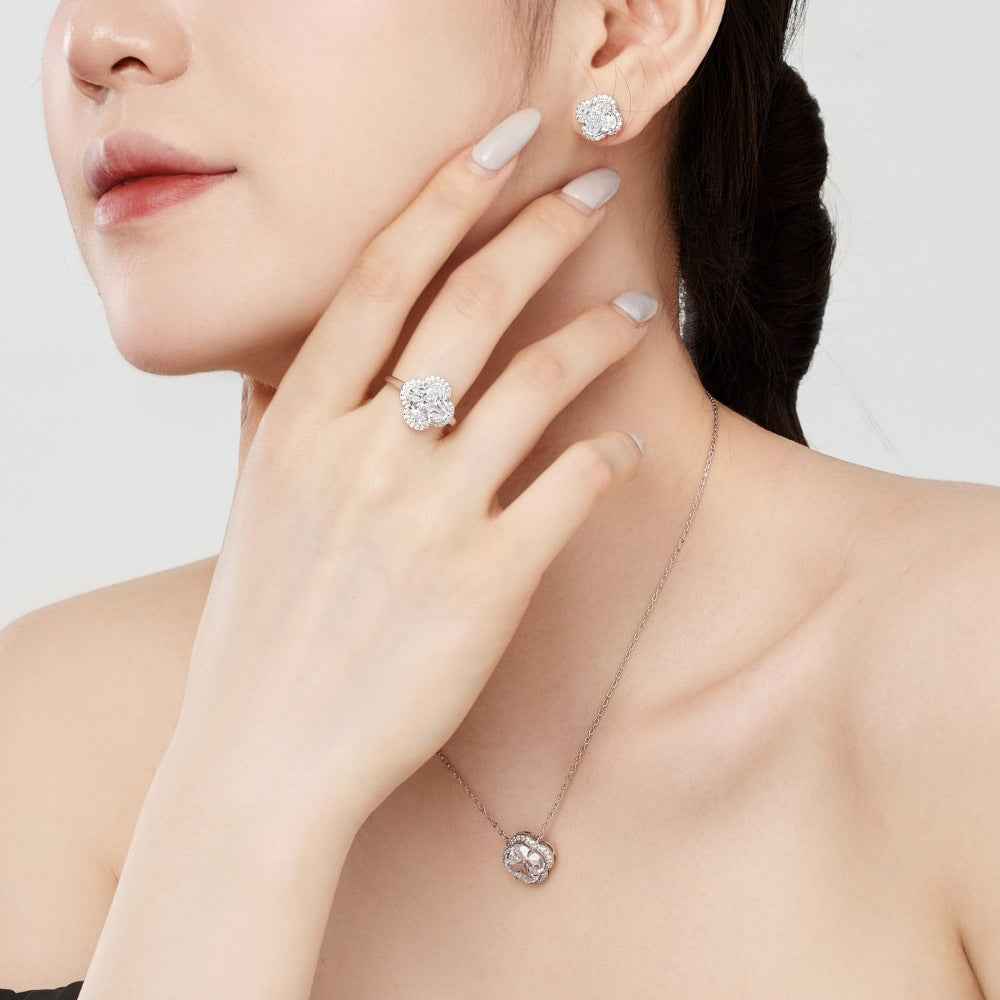 “Clover Brilliance” S925 Sterling Silver Pavé Clover Jewelry Set (Necklace, Earrings & Ring) - Image 5