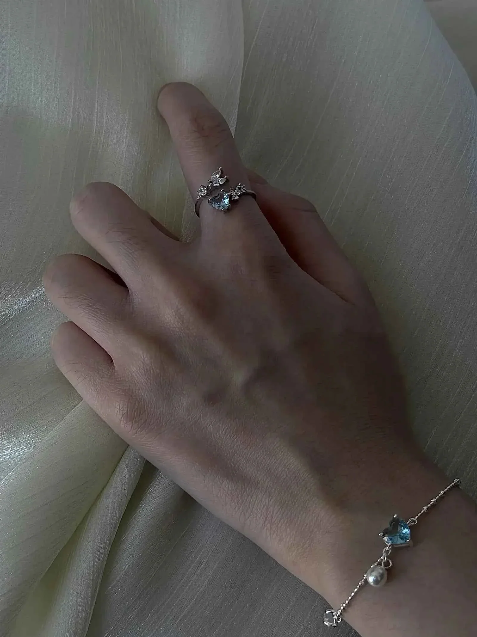 "Deep Sea Token" 925 Sterling Silver Blue Fish Tail Ring - Unique, Elegant, and Cool Chic - Image 4