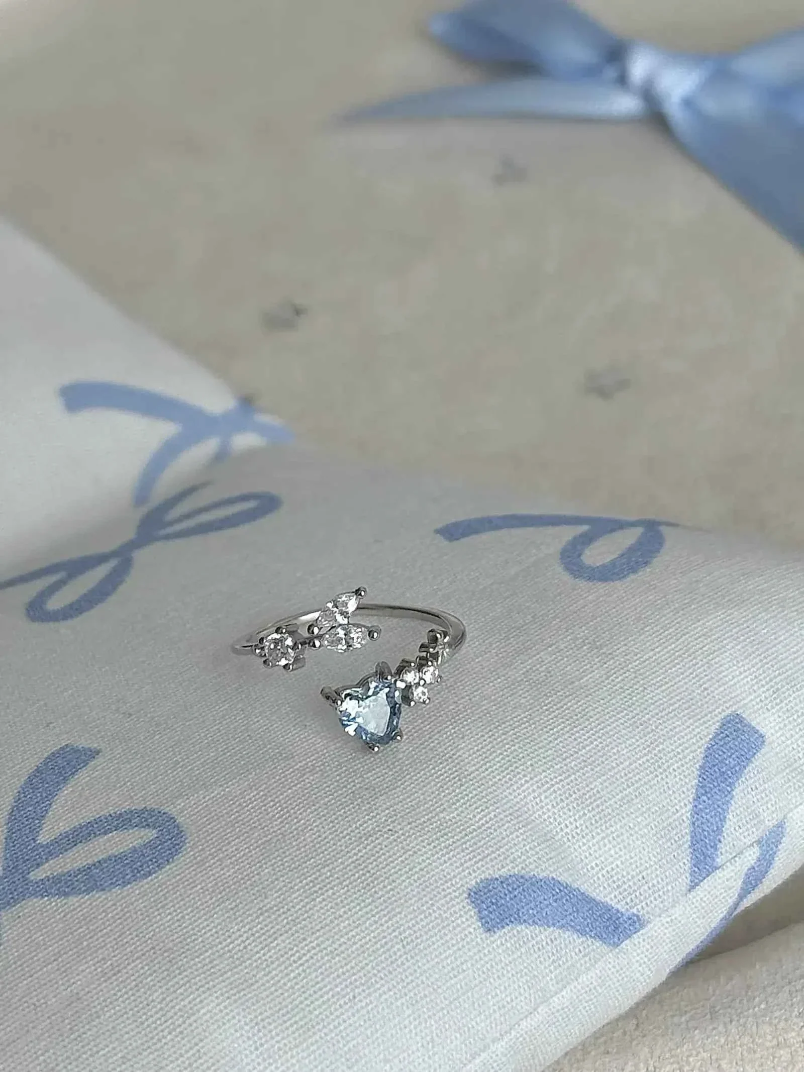"Deep Sea Token" 925 Sterling Silver Blue Fish Tail Ring - Unique, Elegant, and Cool Chic - Image 5