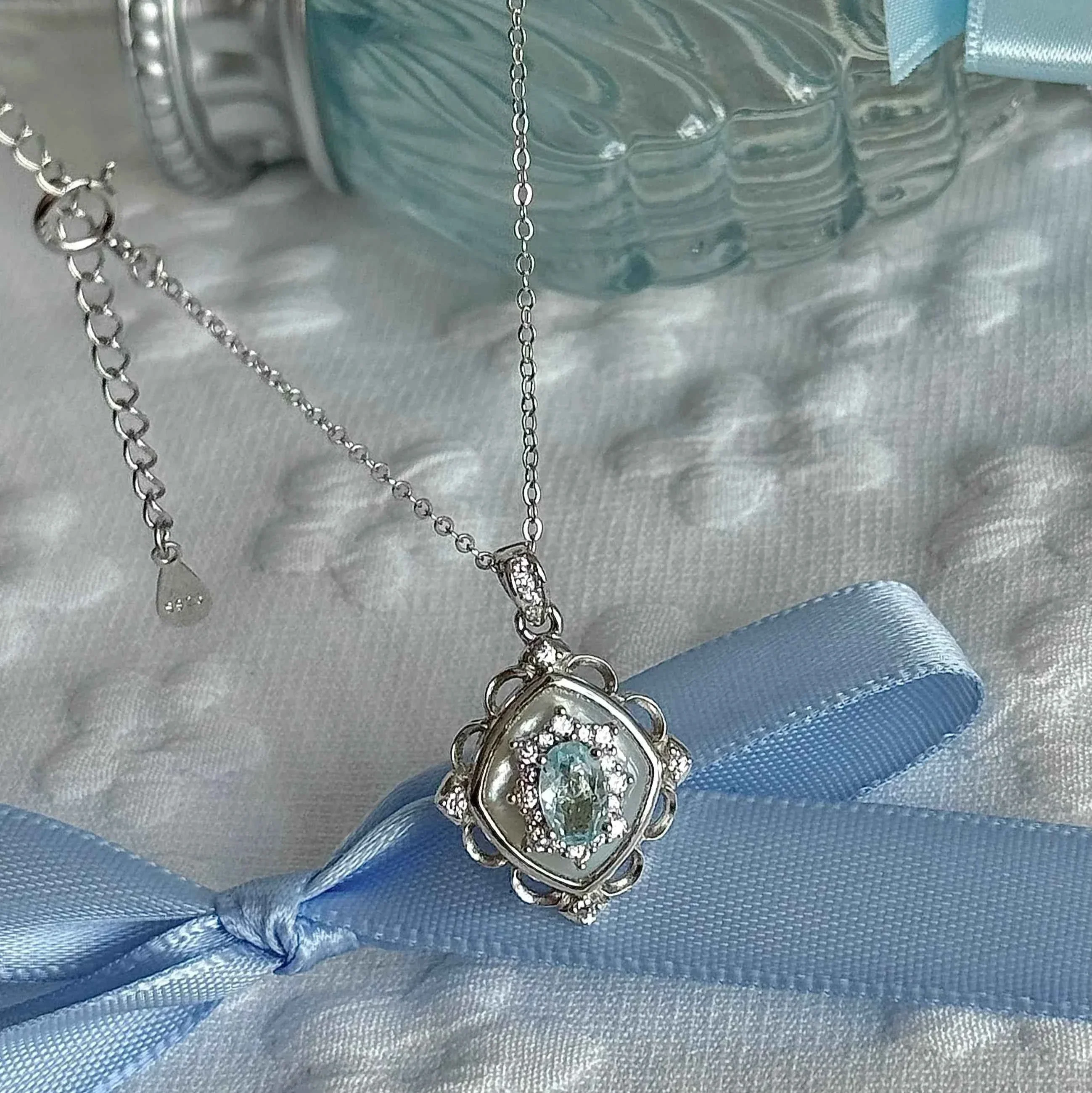 "Floating Light Palace" 925 Sterling Silver Retro Crystal Necklace with Mother-of-Pearl - Elegant and Regal - Image 4