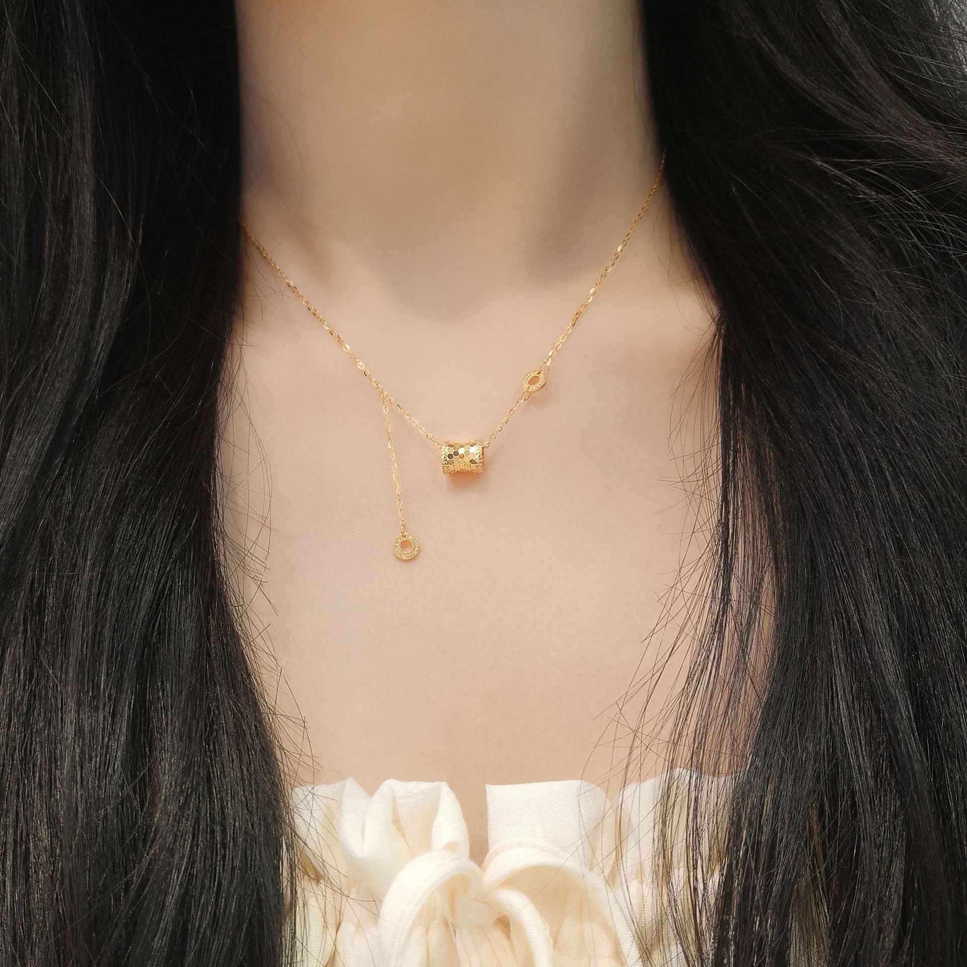 āGilded Curveā 925 Sterling Silver Textured Barrel Pendant Necklace - Image 2