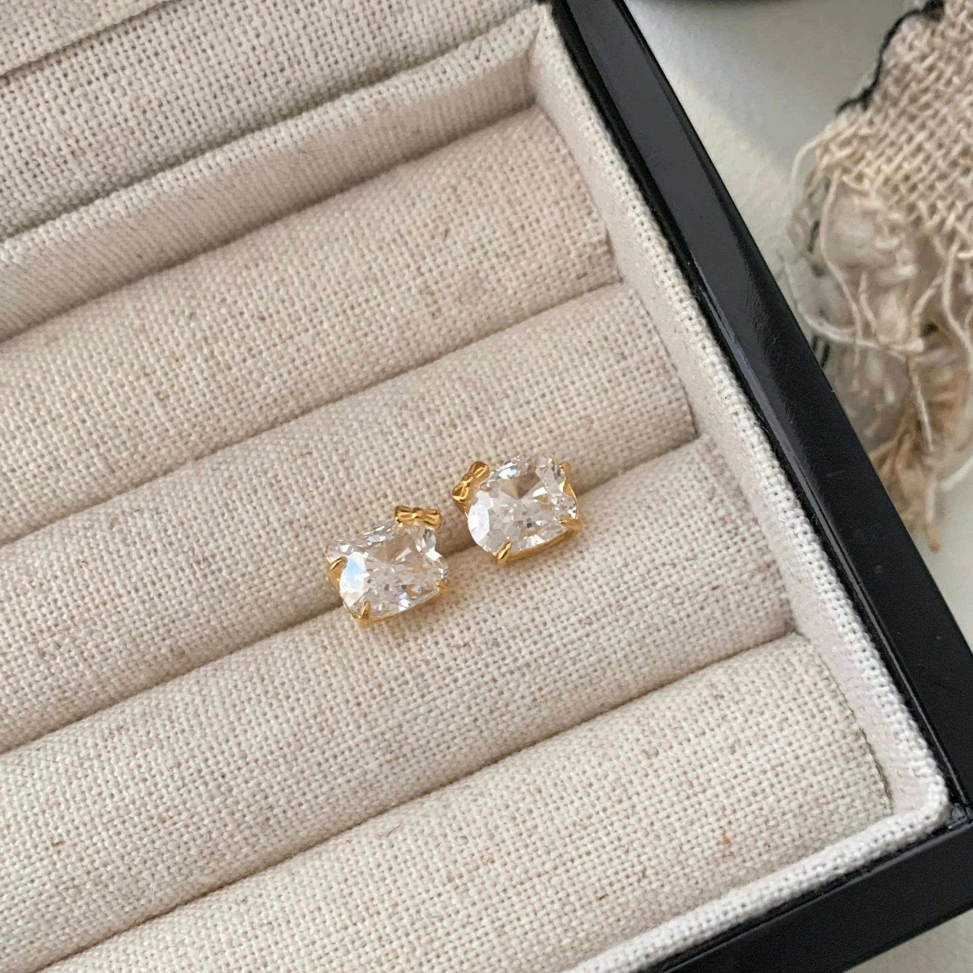 “Hello Kitty Spark” 925 Sterling Silver Bow Zircon Jewelry Set - Image 6