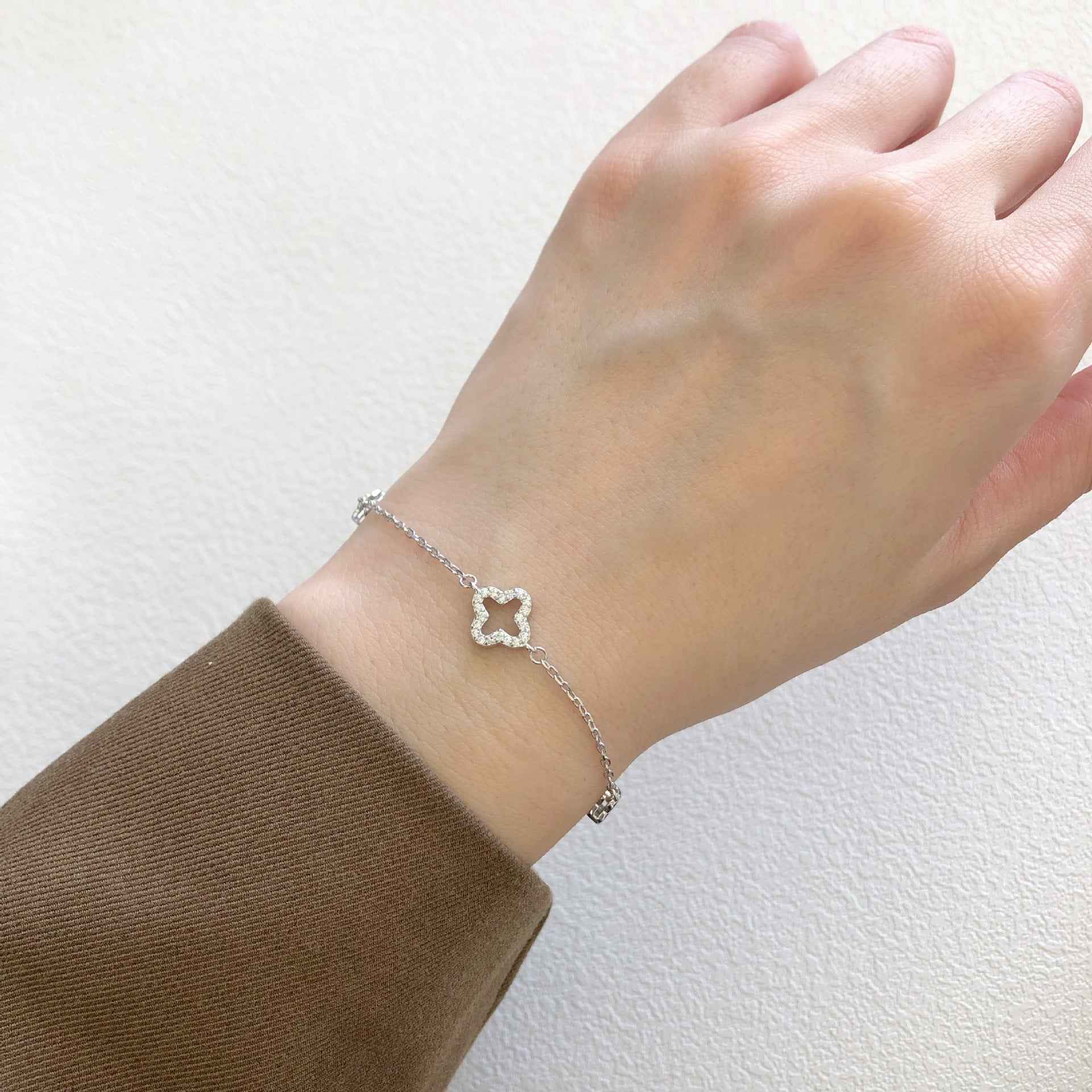 “Lucky Whisper” S925 Sterling Silver Clover Bracelet - Image 2