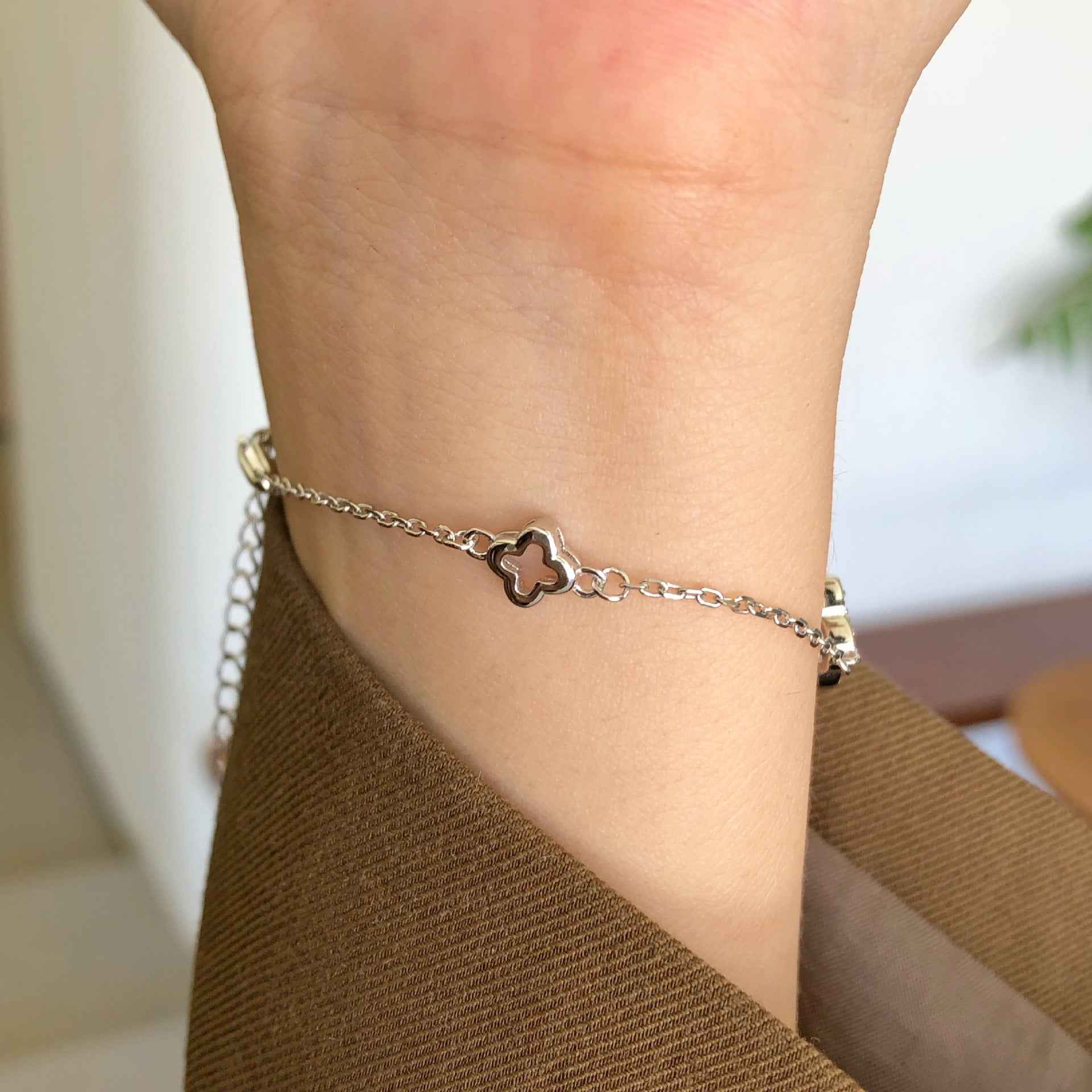 “Lucky Whisper” S925 Sterling Silver Clover Bracelet - Image 4