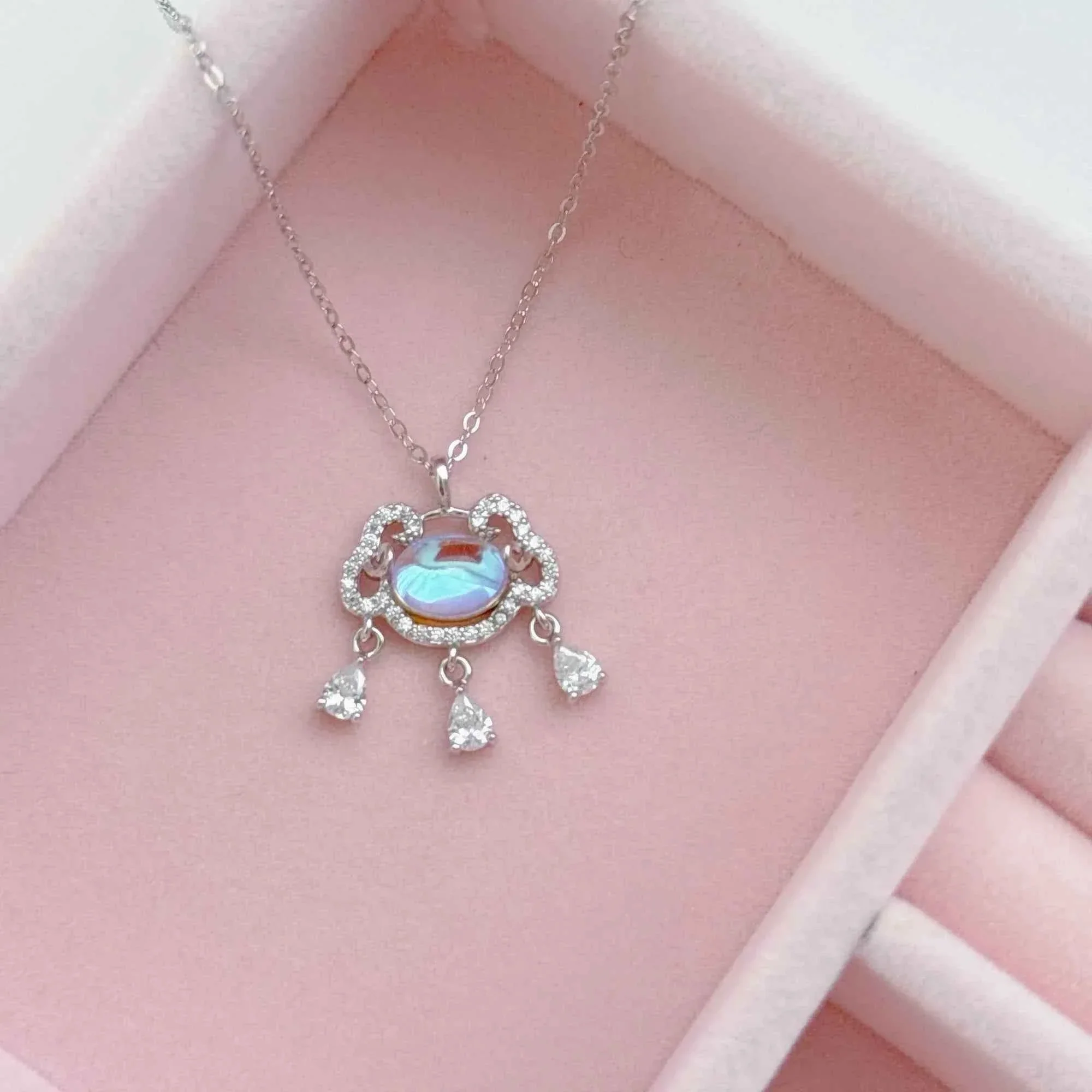 "Peace Lock" 999 Pure Silver Necklace – Guardian of Color & Calm - Image 5