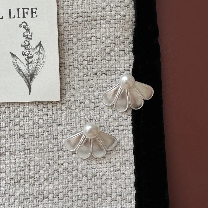 "Petal Grace" 925 Sterling Silver Pearl Earrings - Image 3