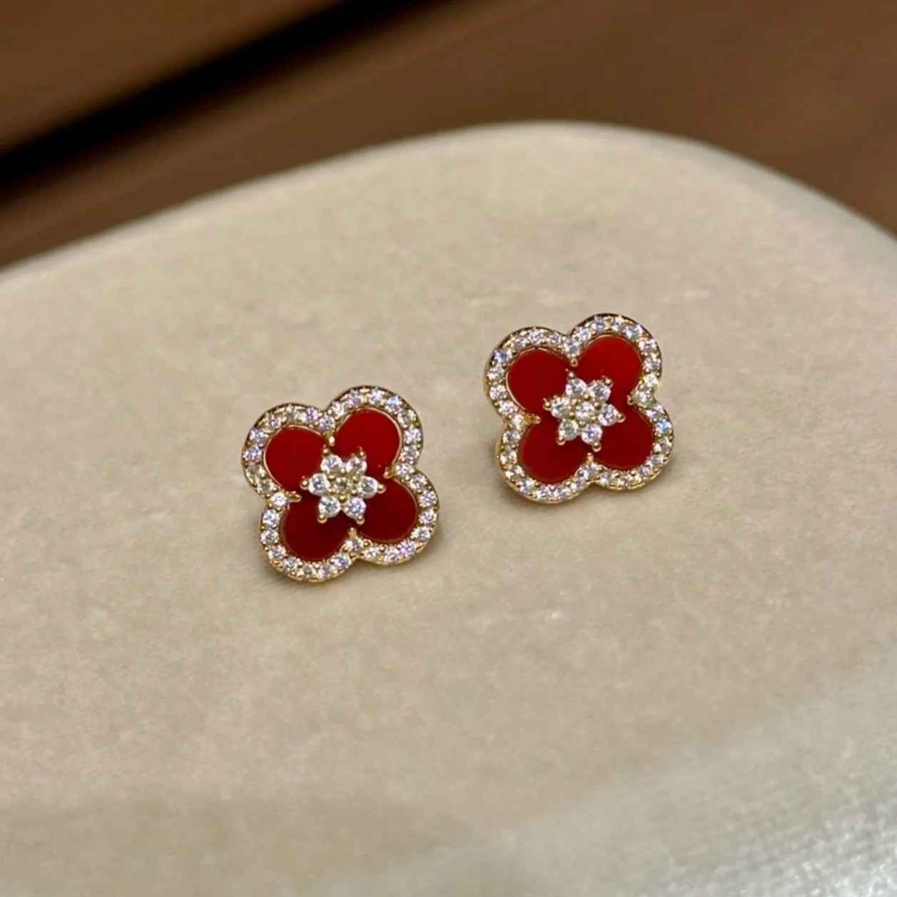 “Scarlet Clover” S925 Sterling Silver Red Carnelian Clover Jewelry Set (Necklace, Bracelet & Stud Earrings) - Image 3