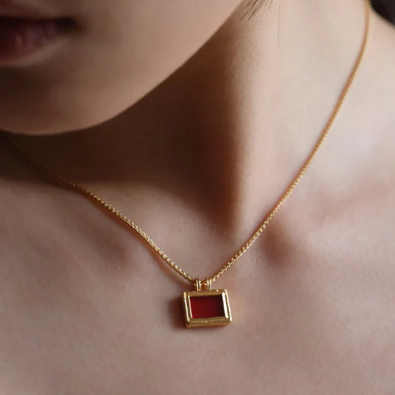Scarlet Frame 18K Gold-Plated Brass Red Agate Necklace - Image 2