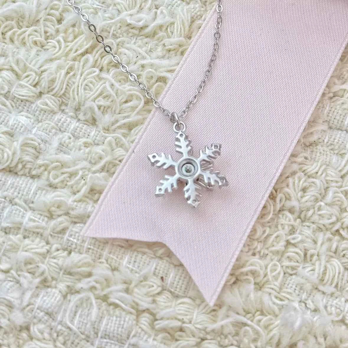 "Spinning Snowflake" 925 Sterling Silver Necklace - Unique and Hypoallergenic - Image 4