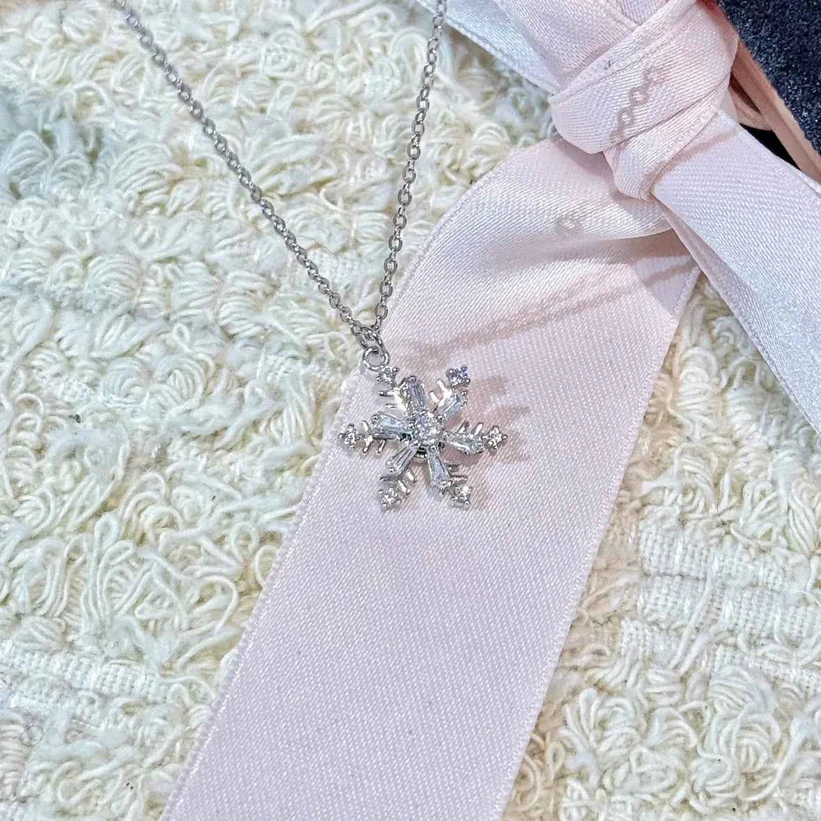 "Spinning Snowflake" 925 Sterling Silver Necklace - Unique and Hypoallergenic - Image 5