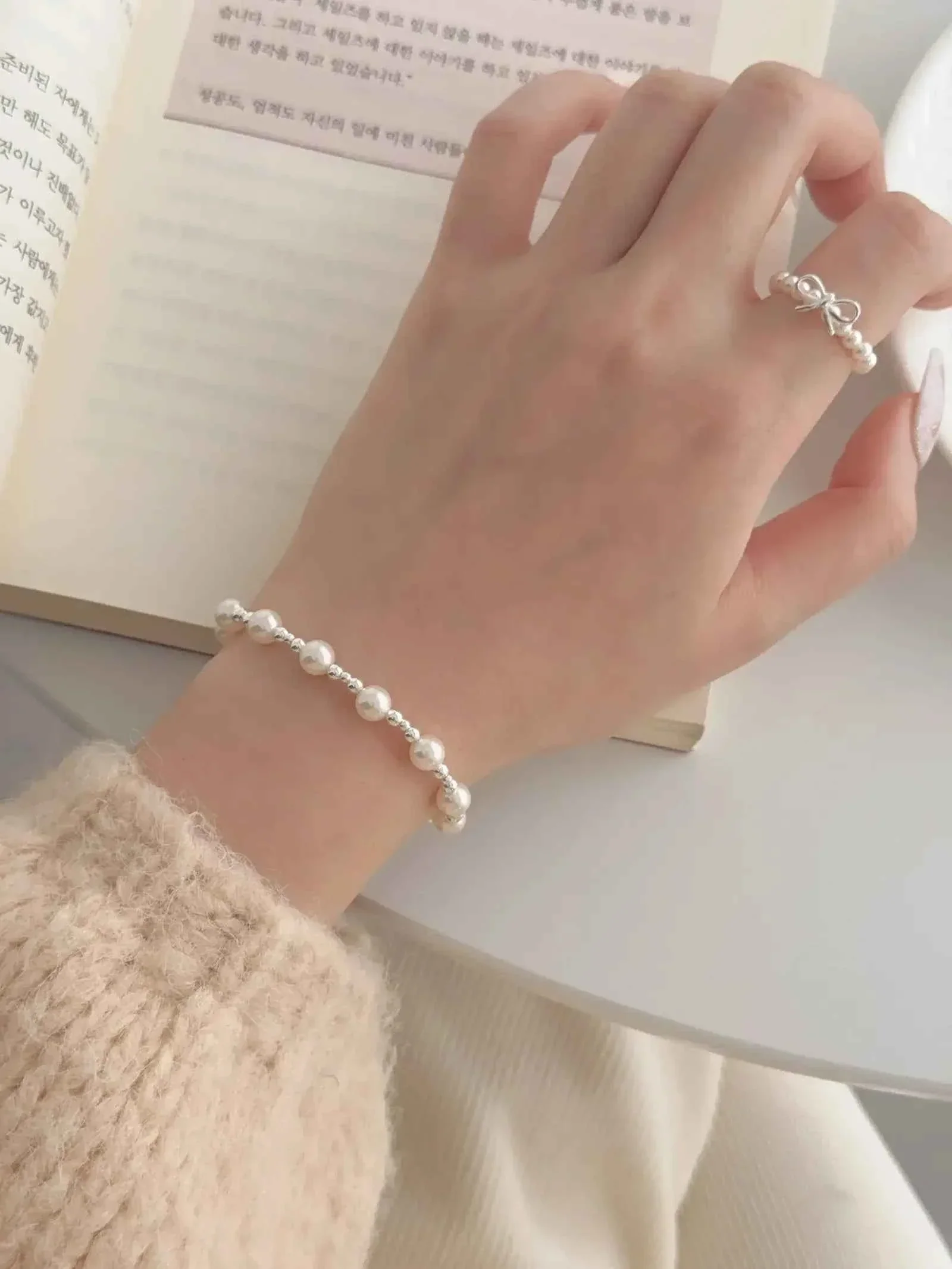 "White Moonlight" 925 Sterling Silver & Pearl Bead Bracelet - Elegant, Timeless, and Refined - Image 3