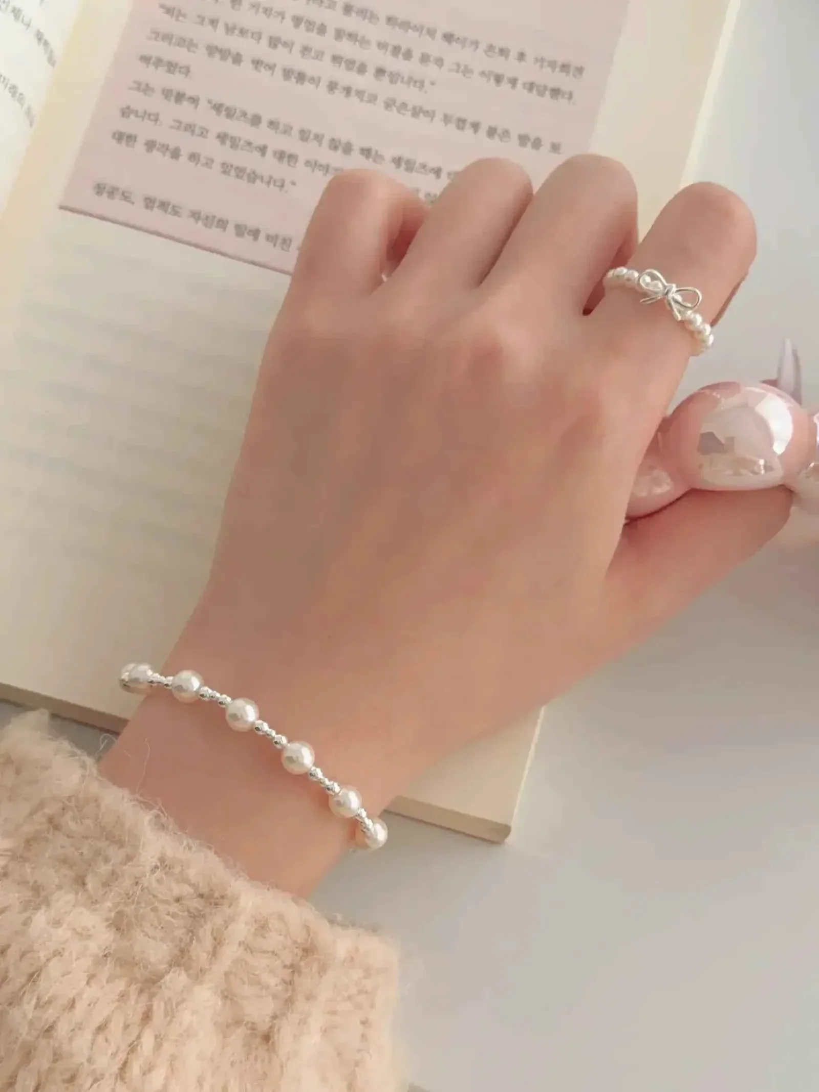 "White Moonlight" 925 Sterling Silver & Pearl Bead Bracelet - Elegant, Timeless, and Refined - Image 4